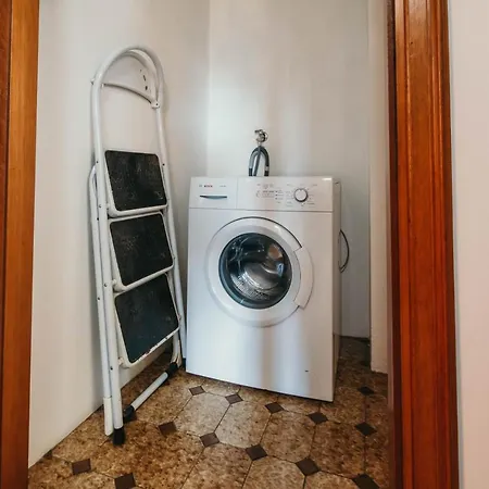 La Quiete - Lakeside Leisure & Business Apartament Arona